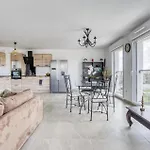 2 Bedroom Stunning In Appartement *