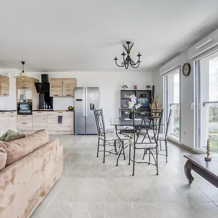 2 Bedroom In Апартаменты *
